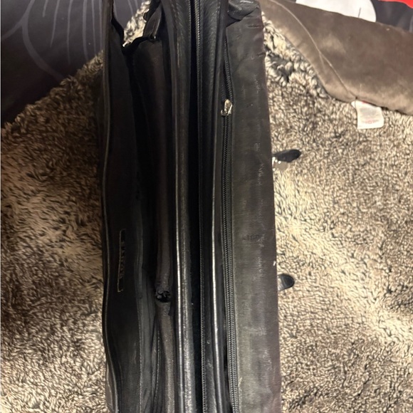 Roots Black Leather Briefcase - Picture 12 of 13